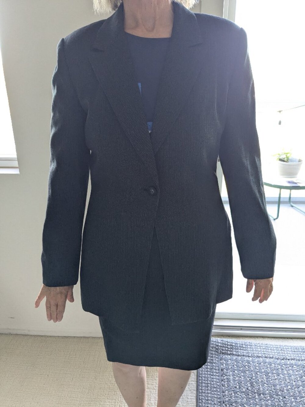 Larry Levine ladies skirt & coat suit - size 8
